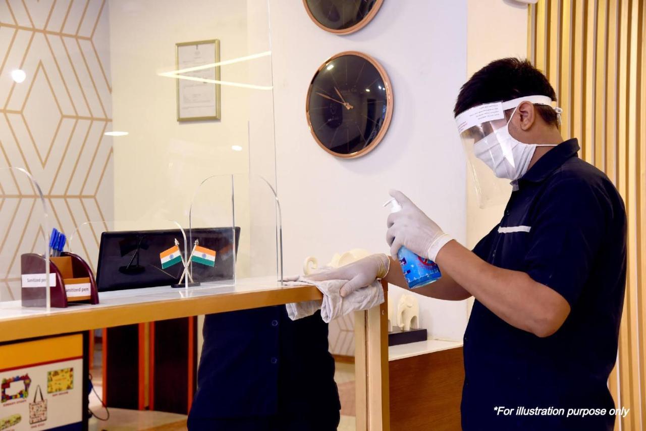 Oyo Flagship Hotel 9 苏拉特 外观 照片