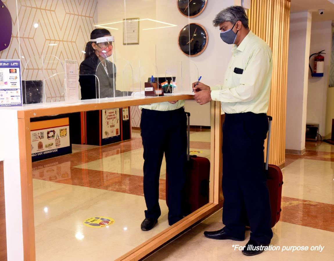 Oyo Flagship Hotel 9 苏拉特 外观 照片